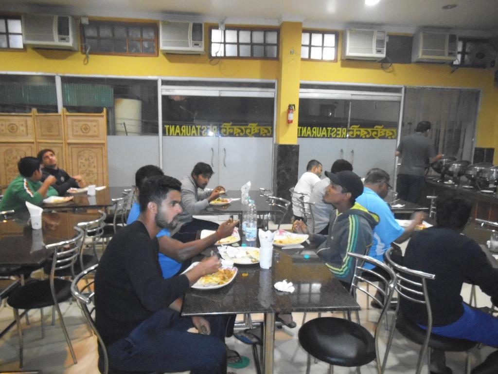 Hôtel City Centre à Agartala Extérieur photo
